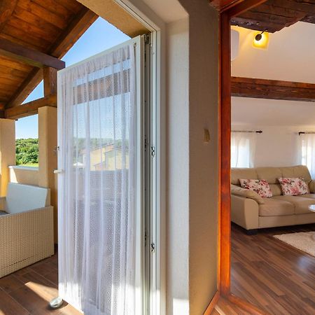 Apartman Viki Stinjan Pula Exteriör bild