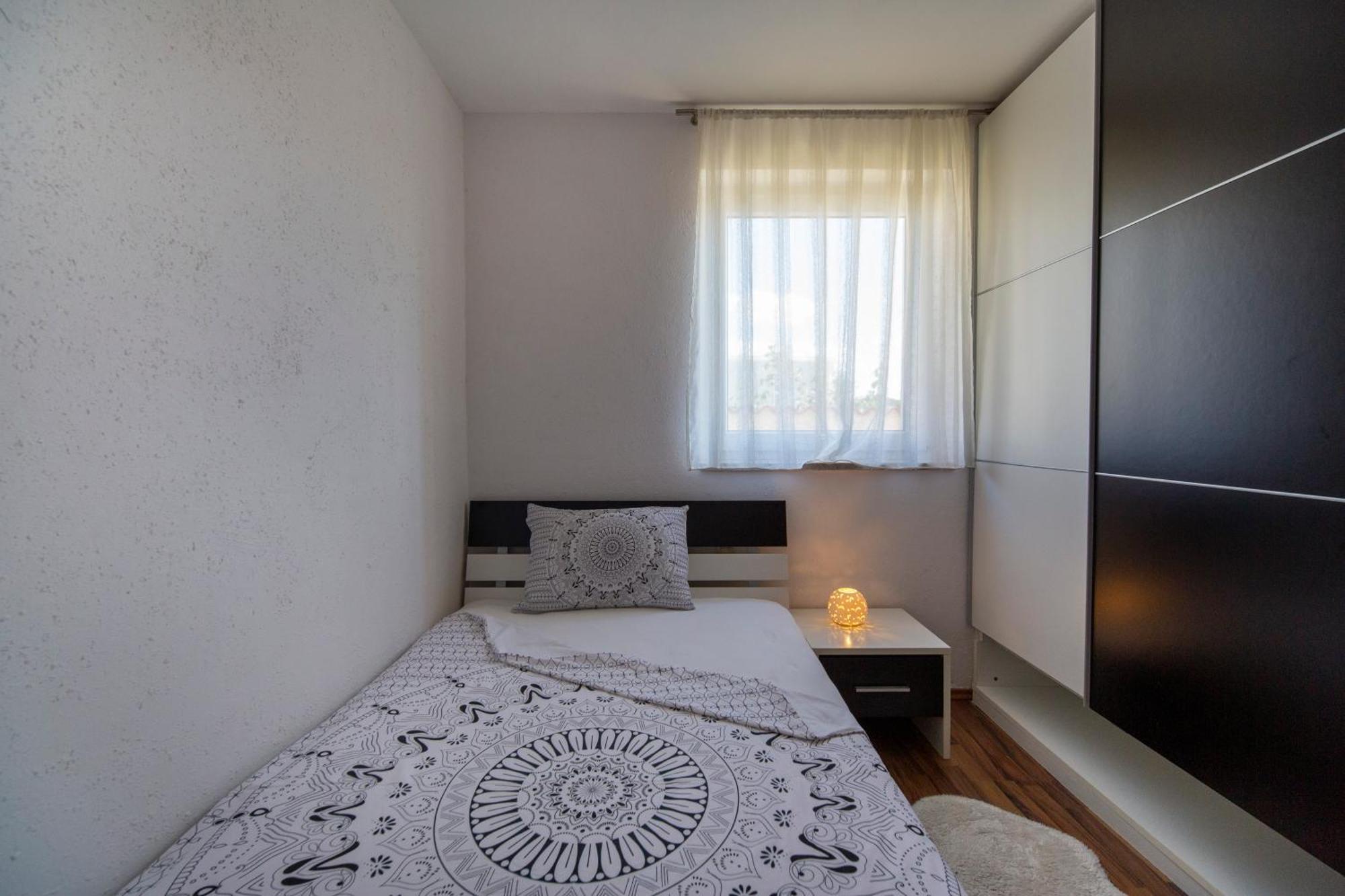 Apartman Viki Stinjan Pula Exteriör bild