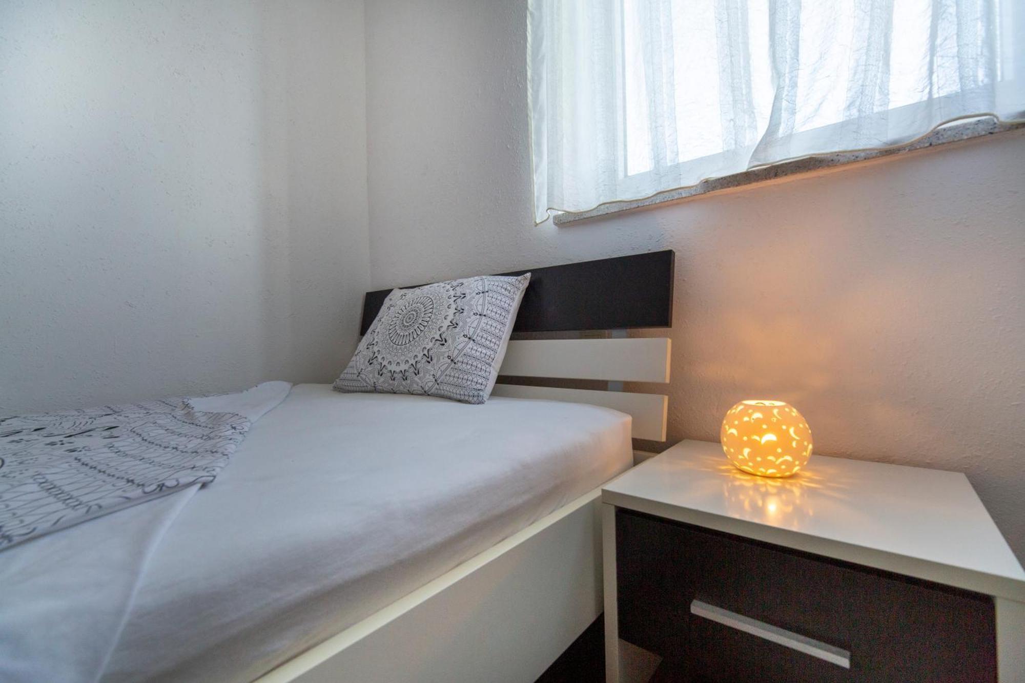 Apartman Viki Stinjan Pula Exteriör bild