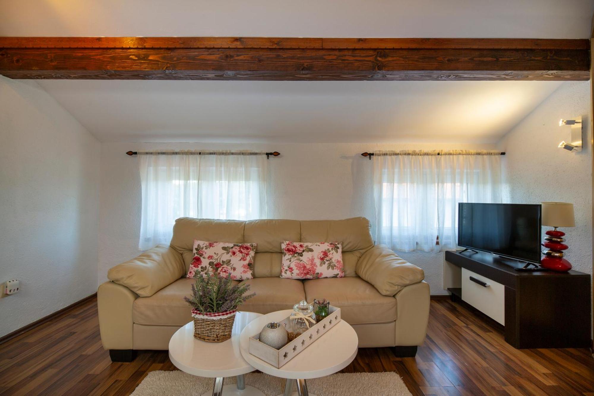 Apartman Viki Stinjan Pula Exteriör bild