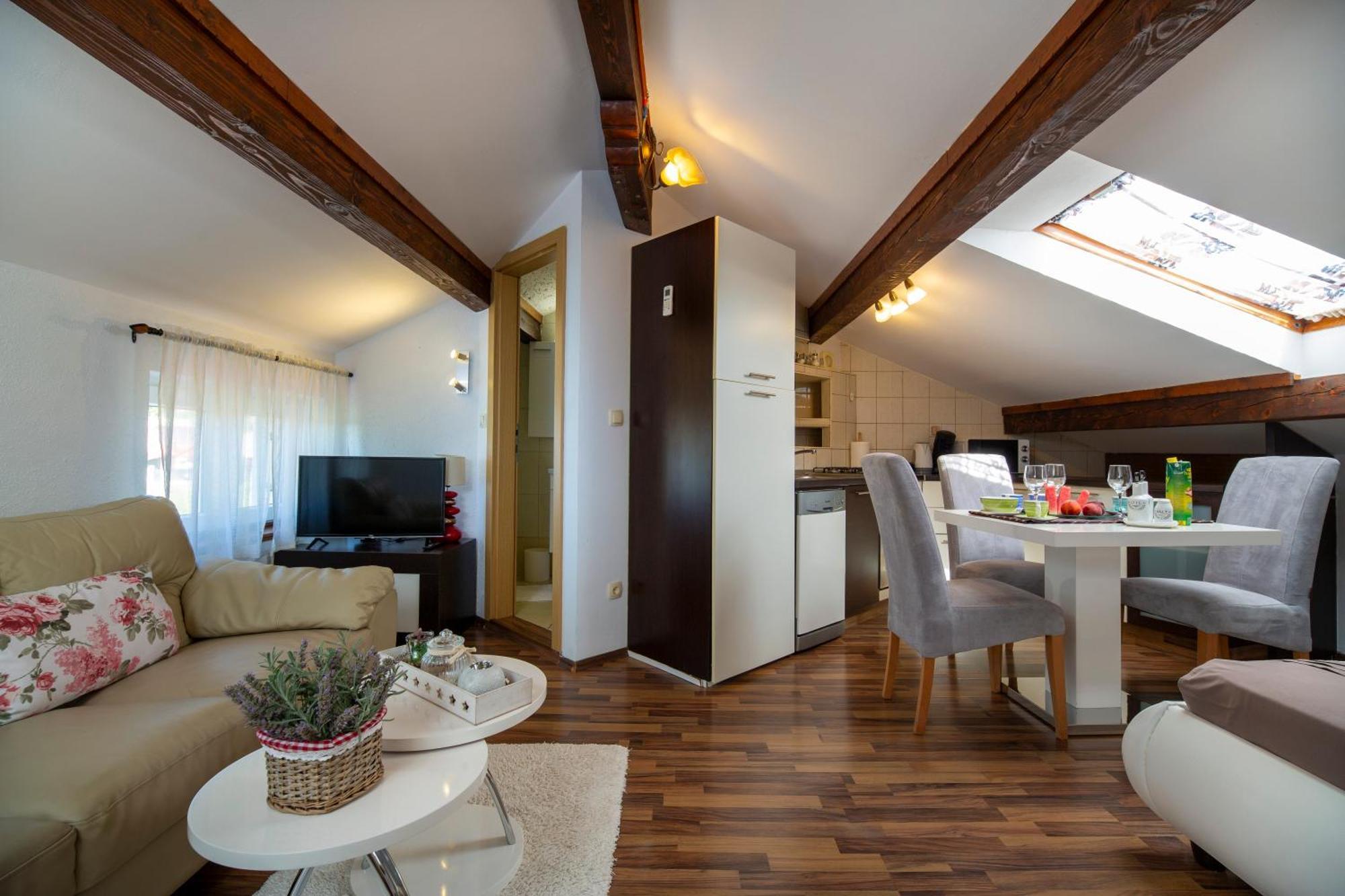 Apartman Viki Stinjan Pula Exteriör bild