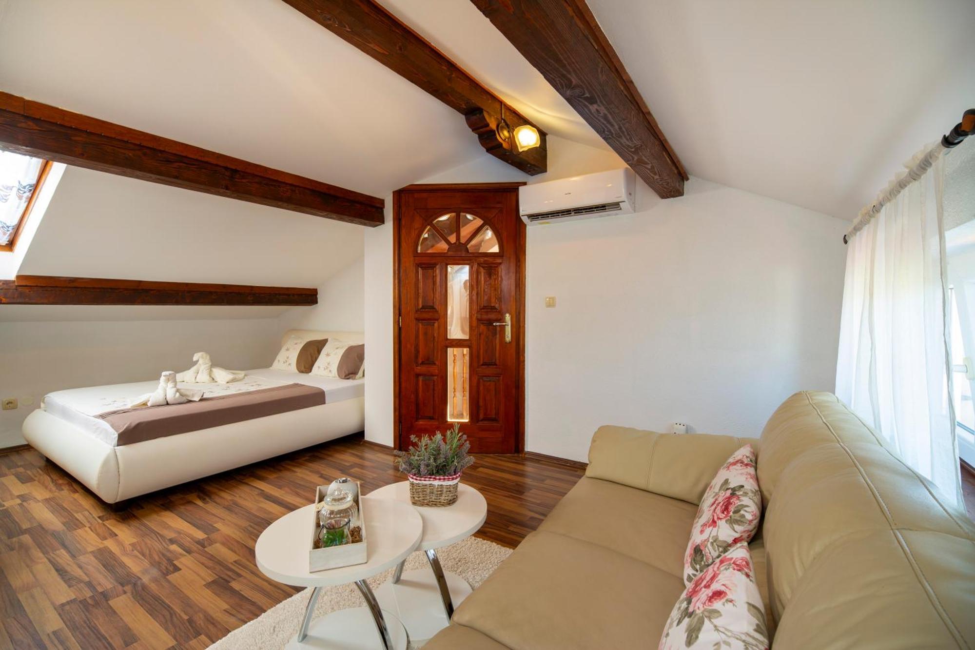 Apartman Viki Stinjan Pula Exteriör bild