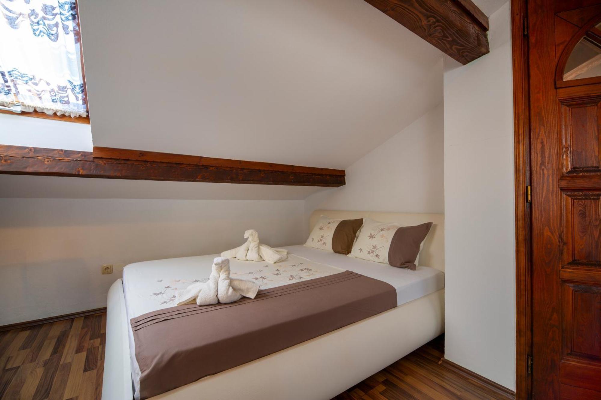 Apartman Viki Stinjan Pula Exteriör bild