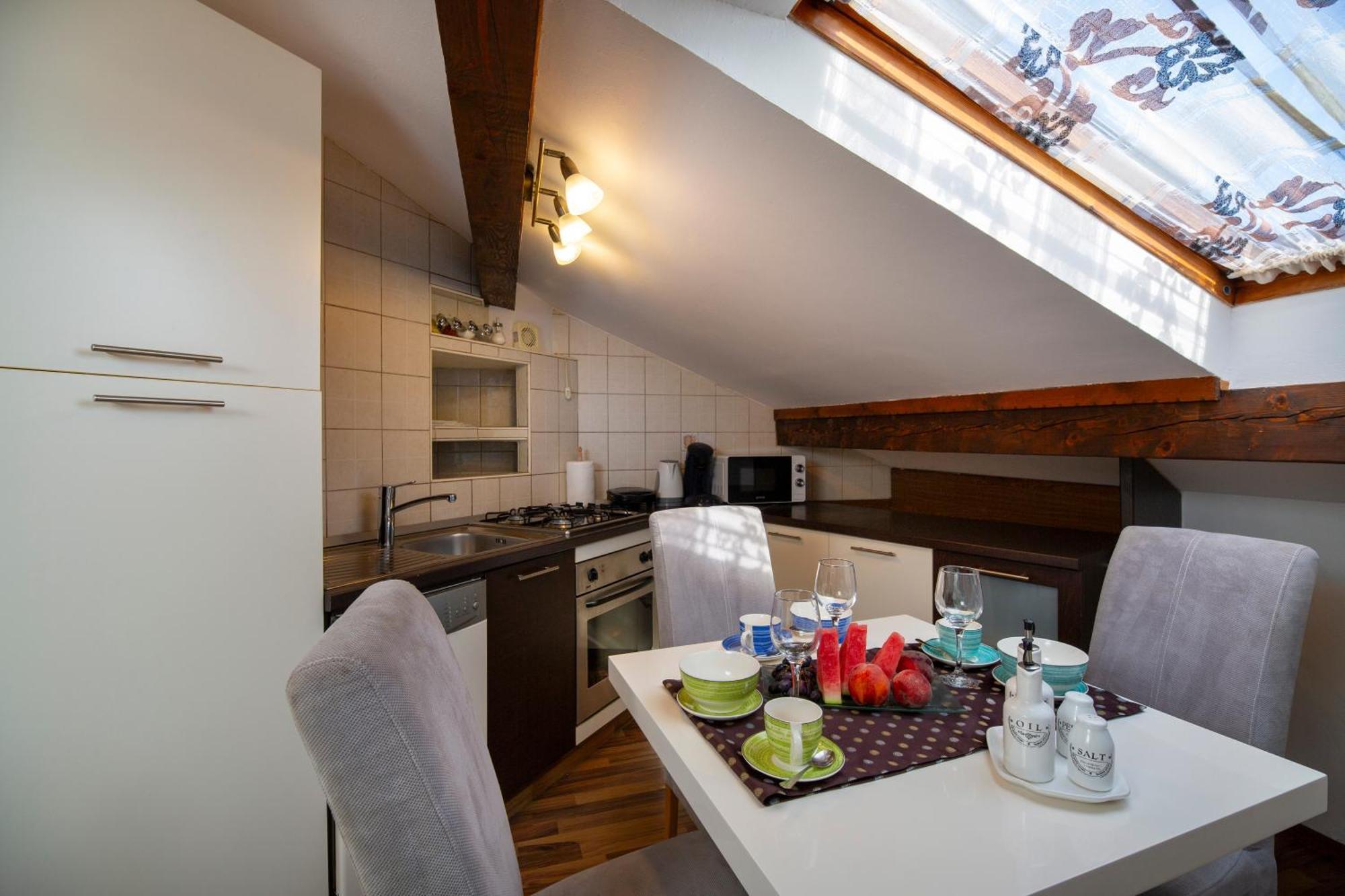 Apartman Viki Stinjan Pula Exteriör bild