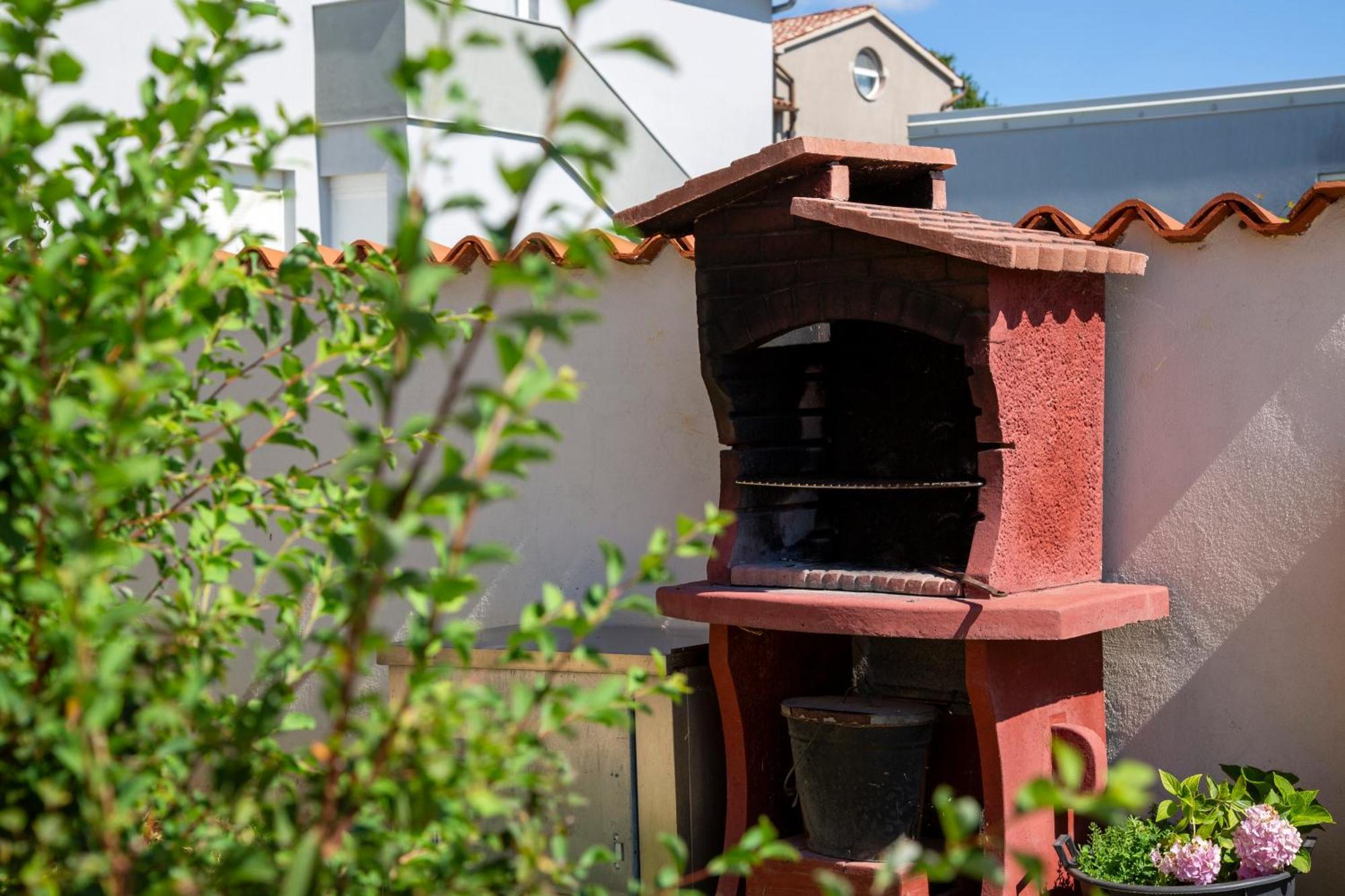 Apartman Viki Stinjan Pula Exteriör bild
