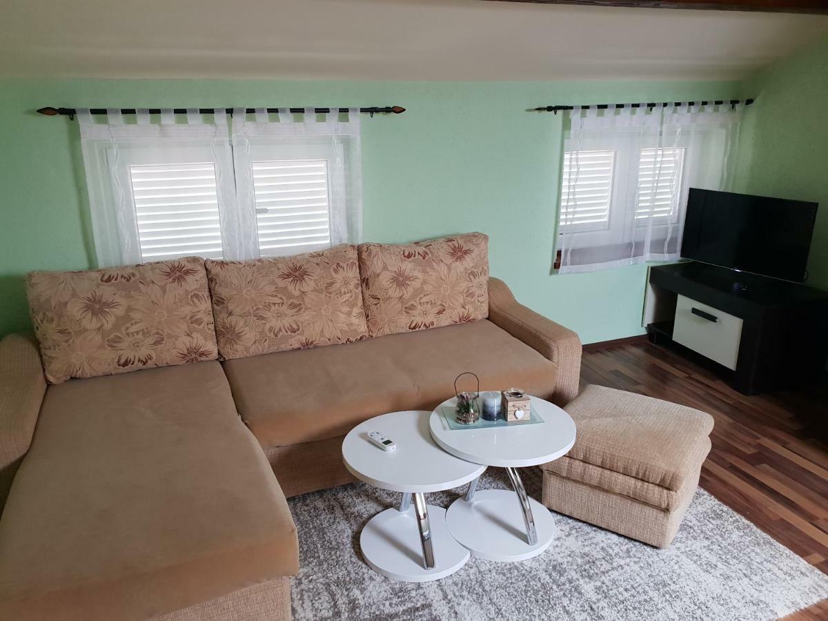Apartman Viki Stinjan Pula Exteriör bild