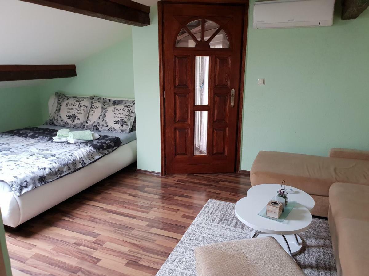 Apartman Viki Stinjan Pula Exteriör bild